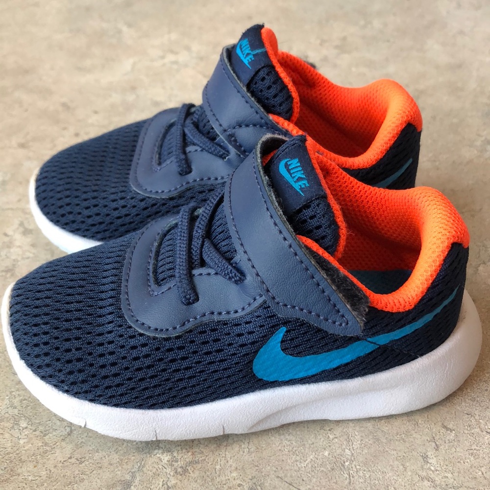 Nike Navy Blue Sneaker 6C